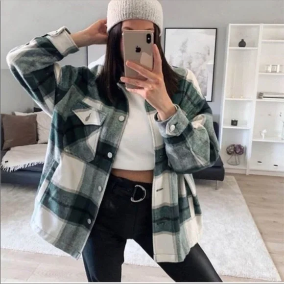 #94New! CLOSEOUT SALE! Plaid Oversized Flannel Shacket/Coat - Picture 6 of 7